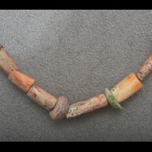 Collier de fouilles en spondyle mochica